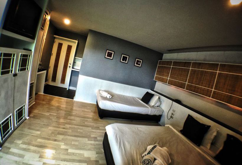 Hotel The Paragon Inn 19