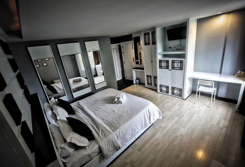 Hotel The Paragon Inn 7