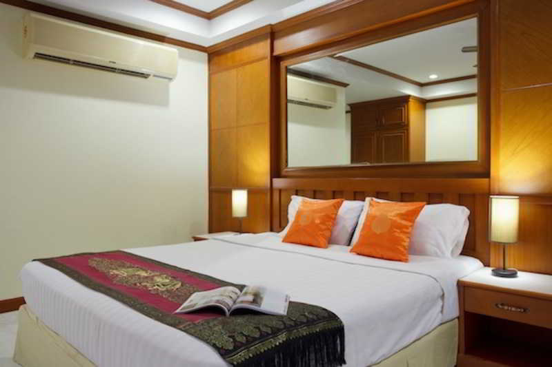 Hotel The Yim Siam 11