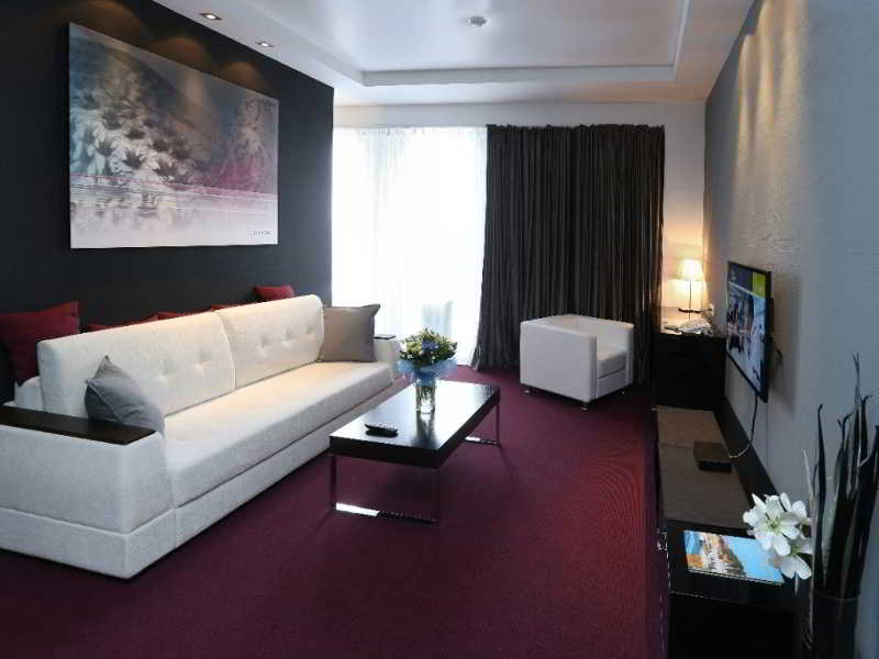 City Hotel Sova 12