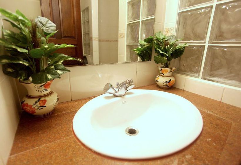 Hotel Paradise Inn 2