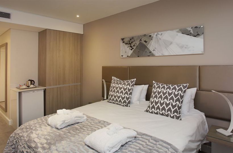 Hotel The Capital Empire 7