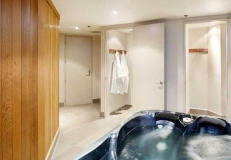 Hotel Quest on Durham 7