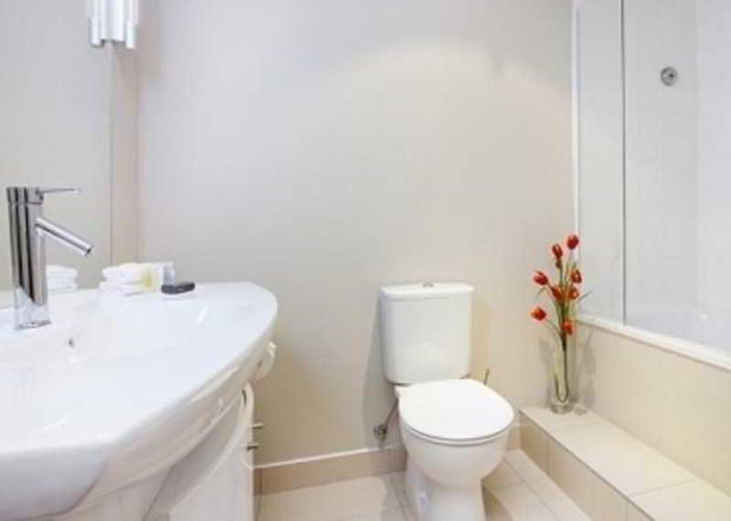 Hotel Quest on Durham 8