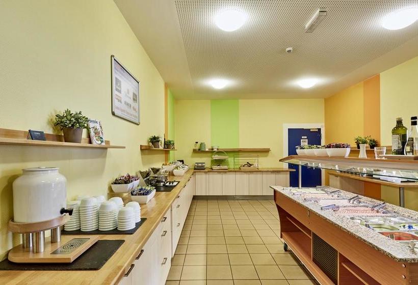 Hotel A&O Aachen Hauptbahnhof 1