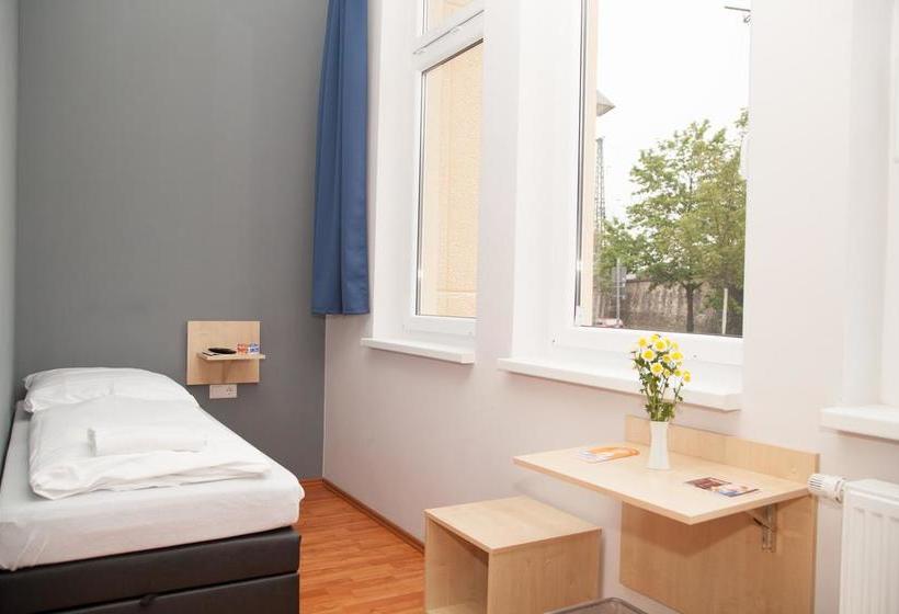 Hotel A&O Aachen Hauptbahnhof 12