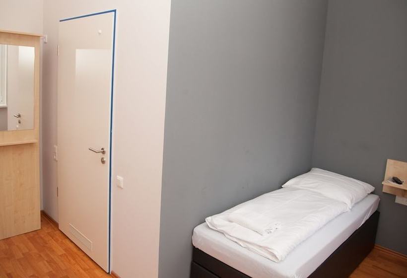 Hotel A&O Aachen Hauptbahnhof 16