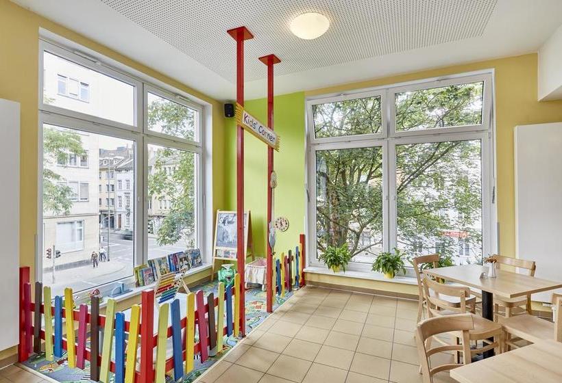 Hotel A&O Aachen Hauptbahnhof 8