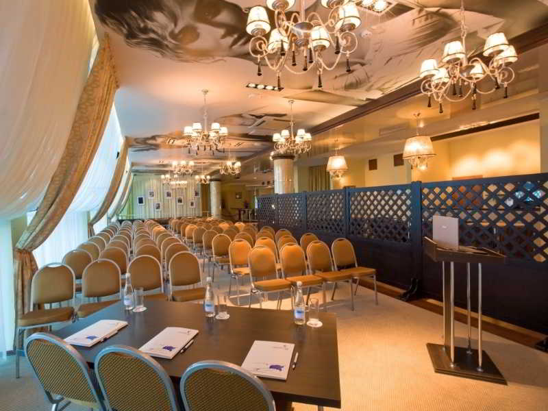 Hotel Aleksandrovskiy Garden 6