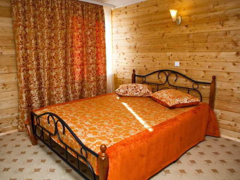Hotel Krestovaya Pad