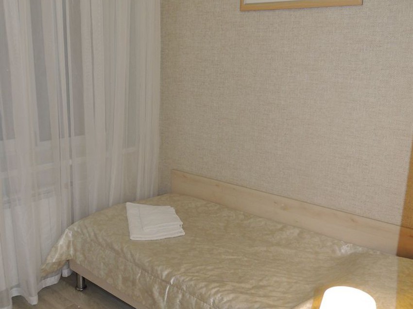 Hotel Solnechnaya 13