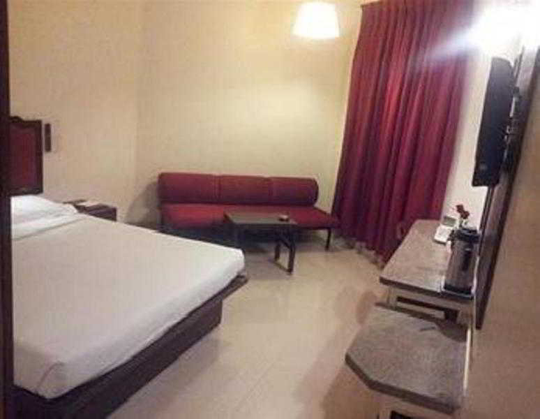 Hotel Ashish Plaza 7