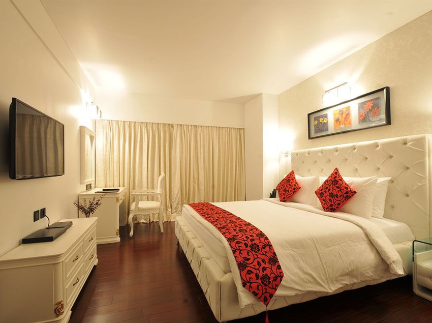 Hotel Fern Residency 18