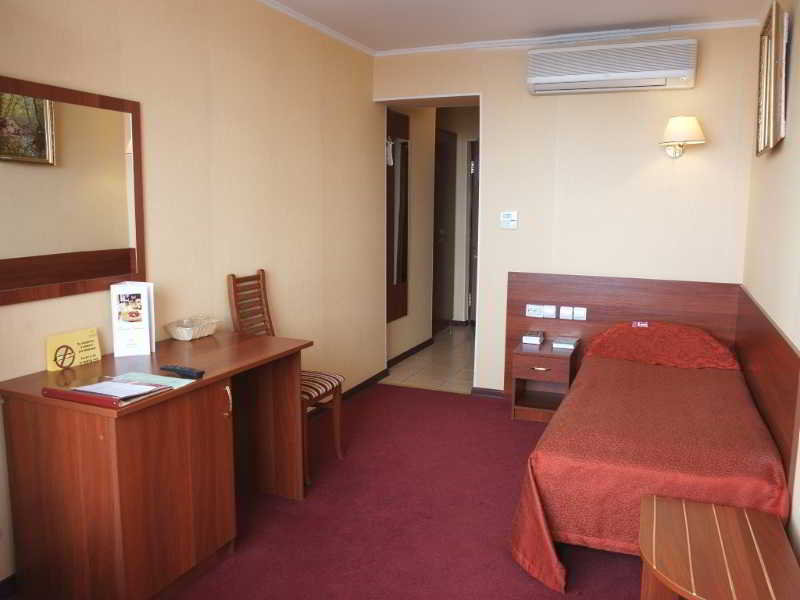 Hotel Azov 4