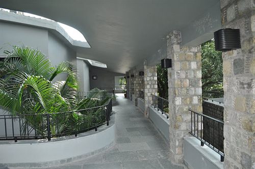 Hotel Aranya Safari Resort 12