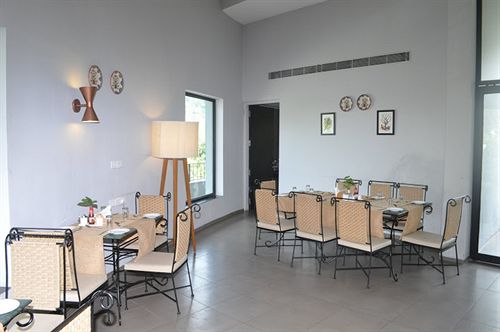 Hotel Aranya Safari Resort 19