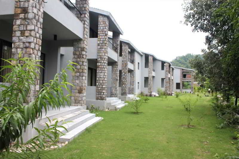Hotel Aranya Safari Resort 8