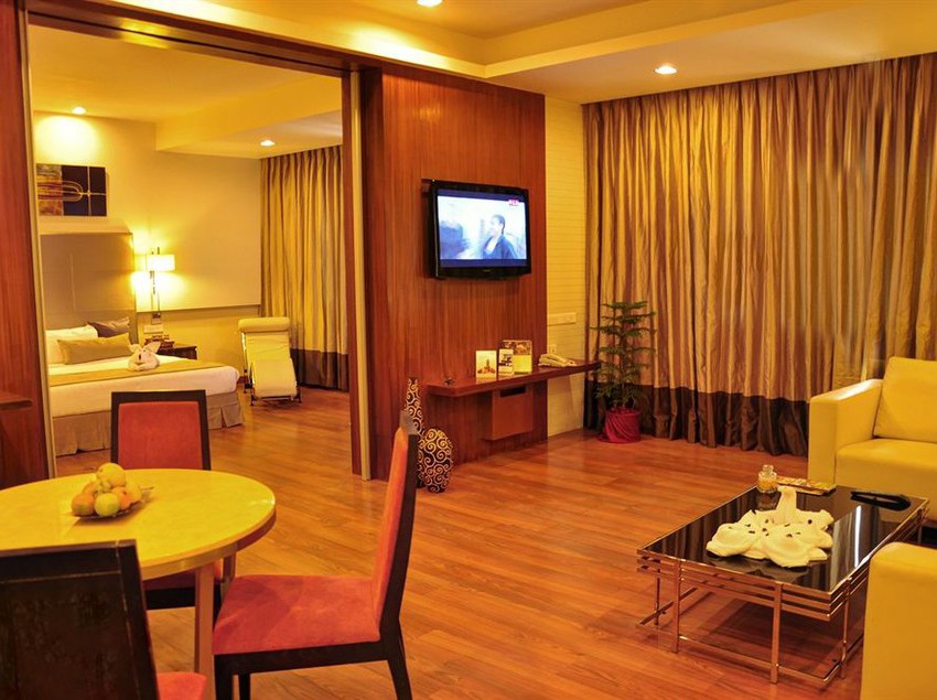 Hotel Manasarovar The Fern 11