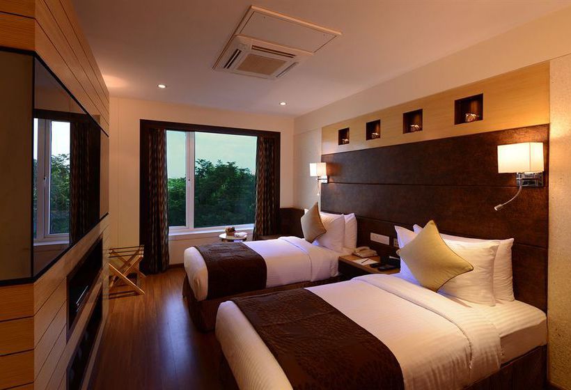 Hotel Tulip Inn Ahemadbad 1