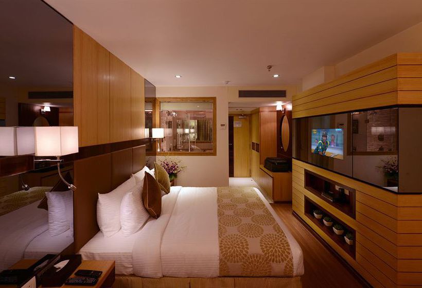 Hotel Tulip Inn Ahemadbad 4