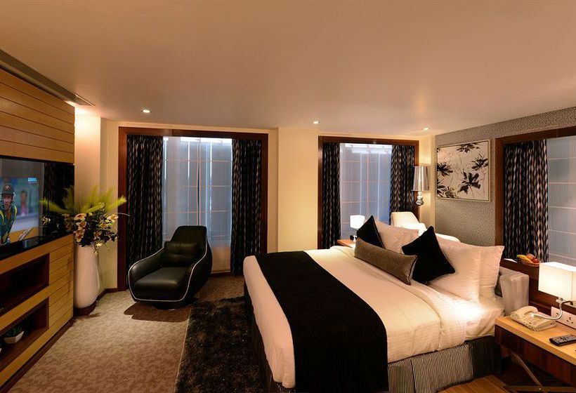 Hotel Tulip Inn Ahemadbad 5