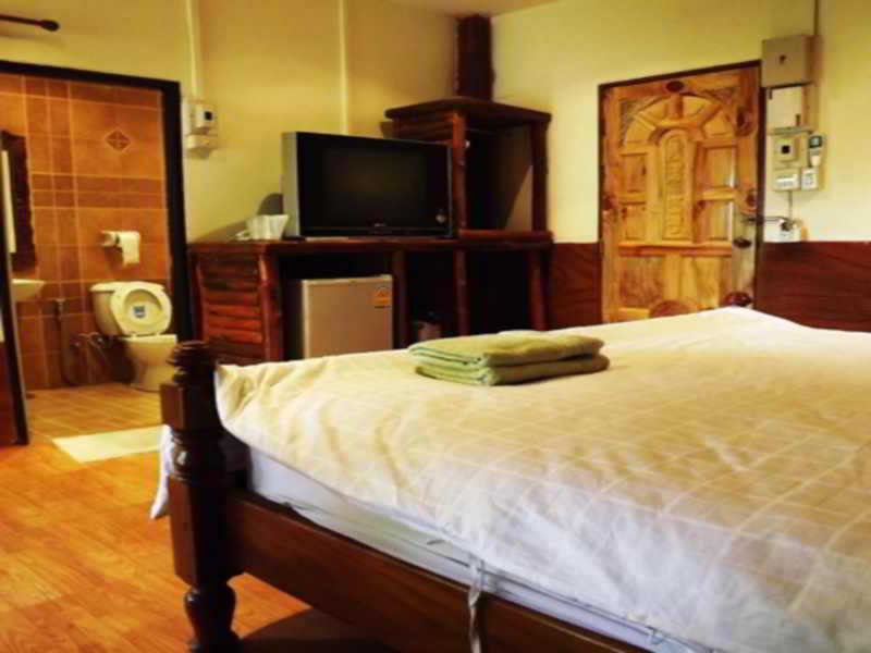 Hotel Ban Suan Resort Uthai Thani