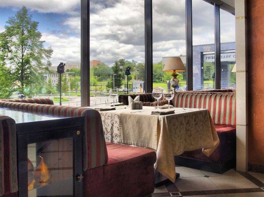 Hotel River Park Ob 19