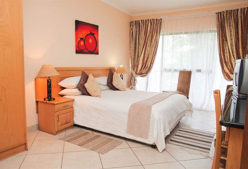 Hotel Elephant Lake 17