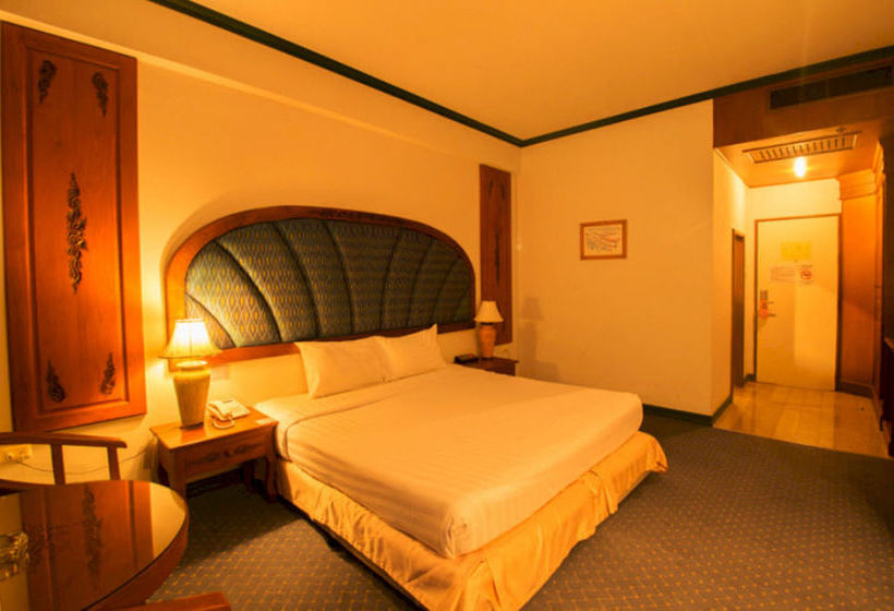Thepnakorn Hotel Buri Ram 14