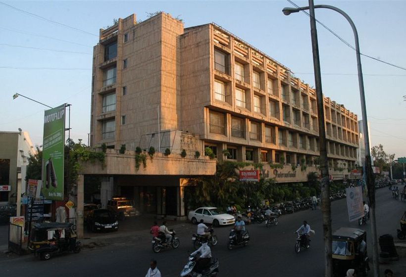 Hotel Tuli International