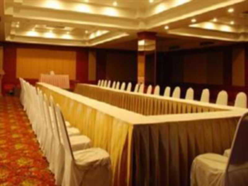 Hotel Chainat Thani 2