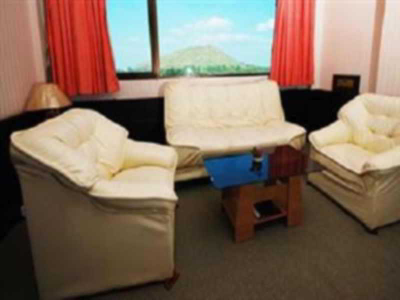 Hotel Chainat Thani 4