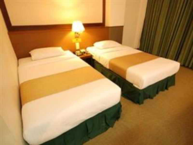 Hotel Chainat Thani 5