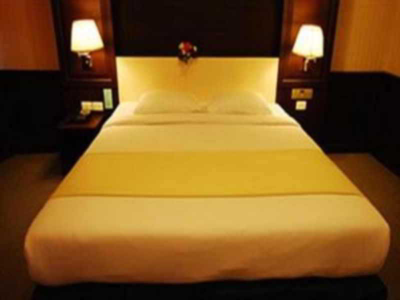 Hotel Chainat Thani 9