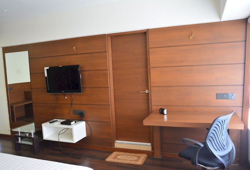 Hotel Platinum Residency 5