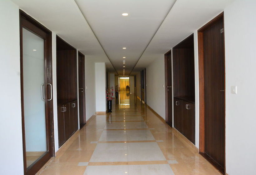 Hotel Platinum Residency 8