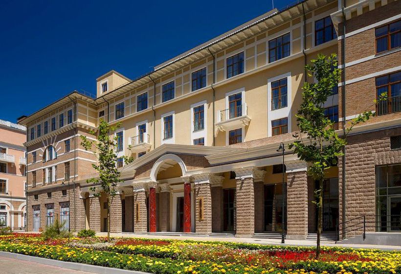 Gorki Grand Hotel 13