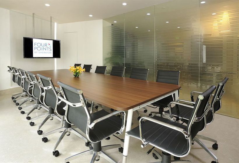 Hotel Four Points by Sheraton Ahmedabad 10