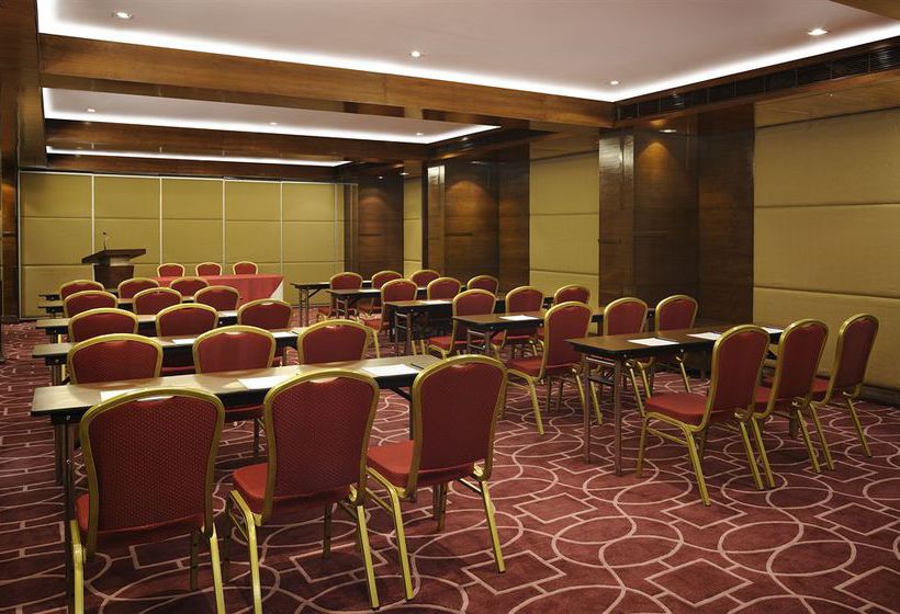 Hotel Four Points by Sheraton Ahmedabad 15