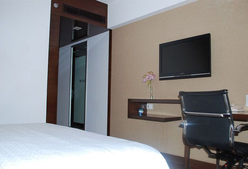 Hotel Four Points by Sheraton Ahmedabad 2