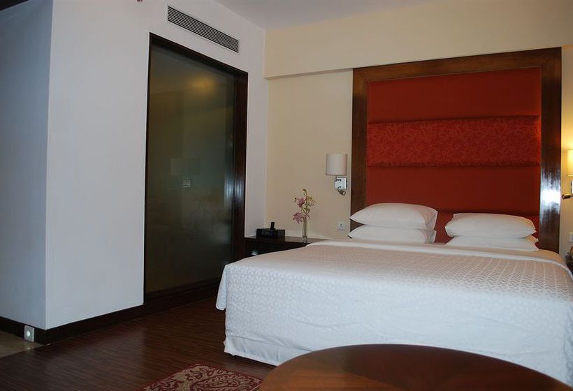 Hotel Four Points by Sheraton Ahmedabad 3