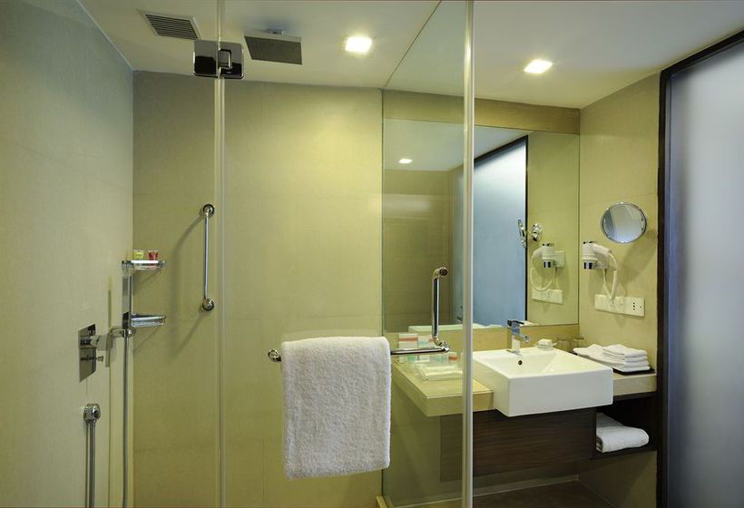 Hotel Four Points by Sheraton Ahmedabad 9