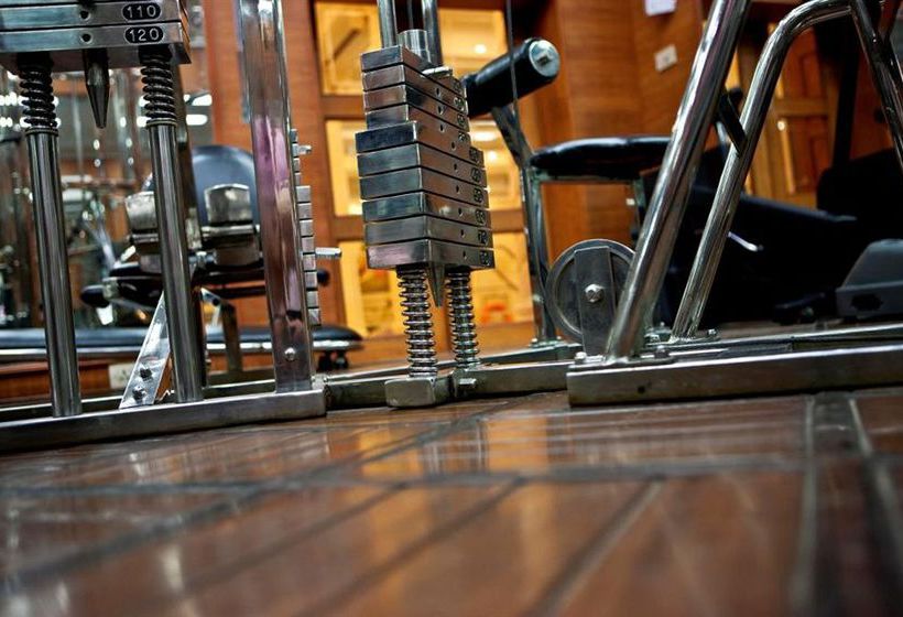 Hotel Lemon Tree Premier The Atrium