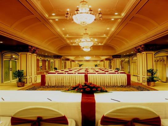 Hotel Lemon Tree Premier The Atrium 20