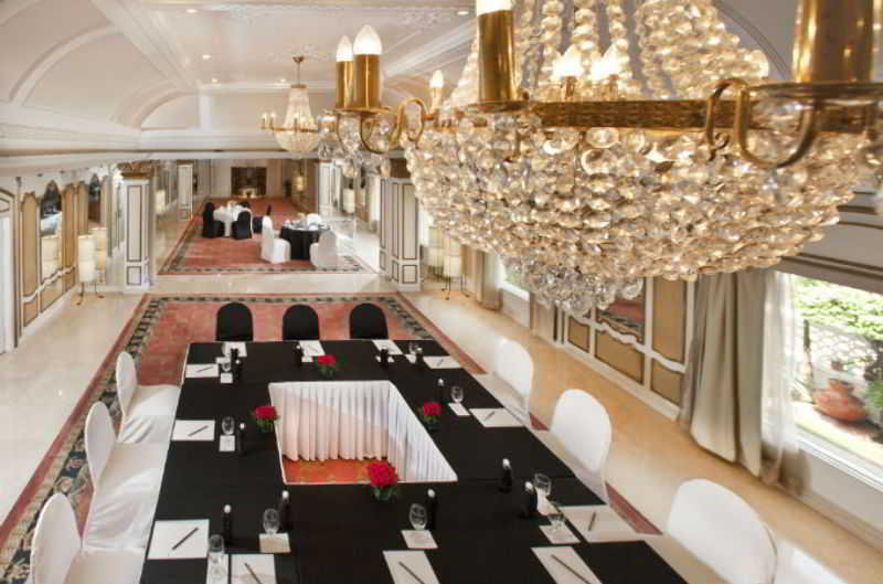 Hotel Lemon Tree Premier The Atrium 6