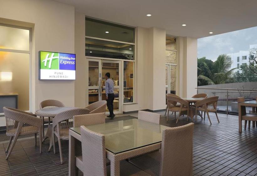 Hotel Holiday Inn Express Pune Hinjewadi 1