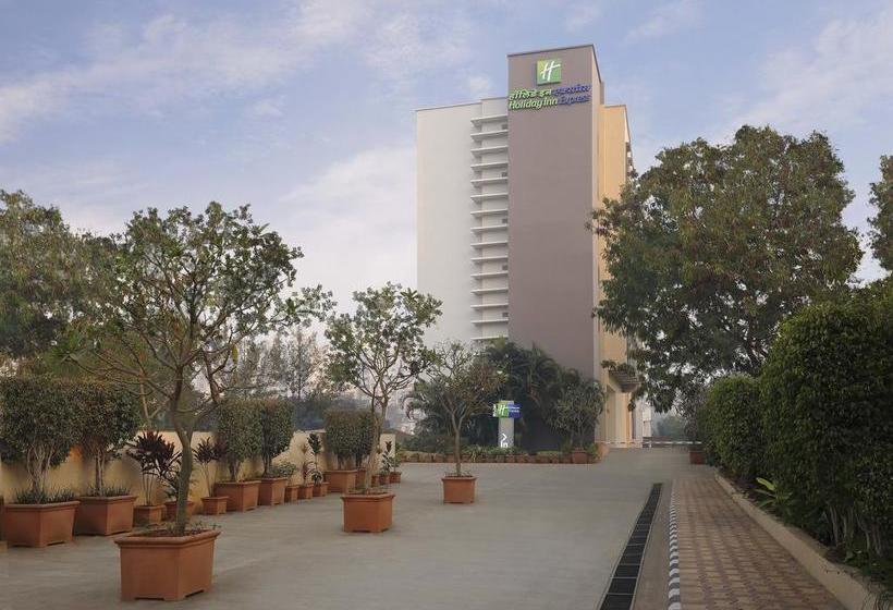 Hotel Holiday Inn Express Pune Hinjewadi 2