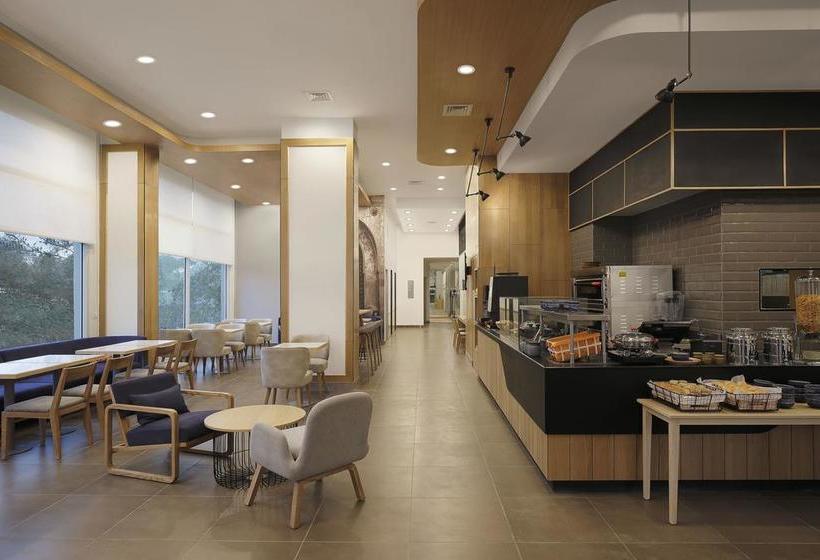 Hotel Holiday Inn Express Pune Hinjewadi 5