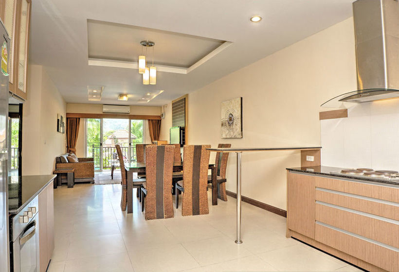 Hotel Whispering Palms Suite 11