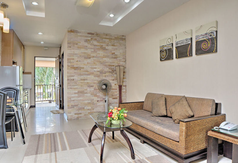 Hotel Whispering Palms Suite 12